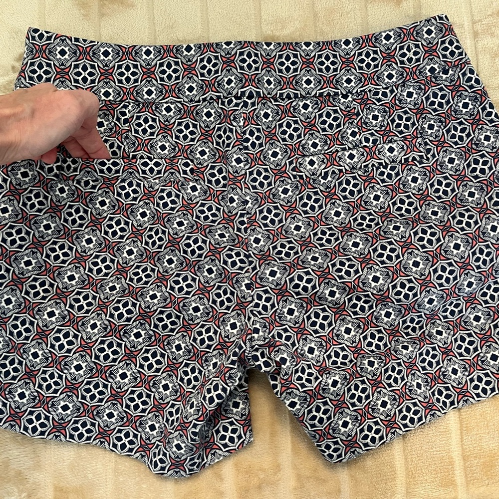 Patterned Women's Shorts - Picture 7 of 10